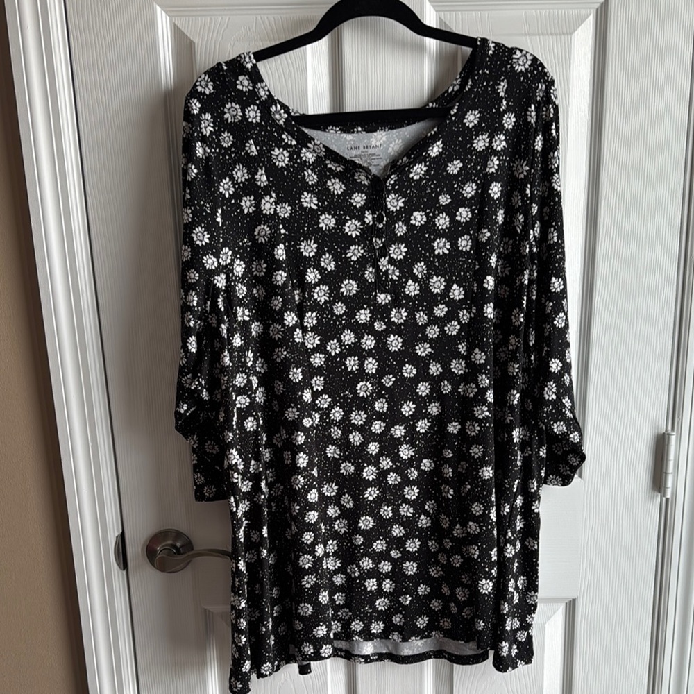 Black and White Floral Women's Top